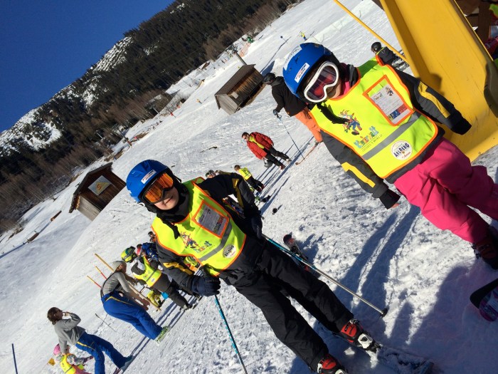 daily ski school that runs from 9:30 to 15:30